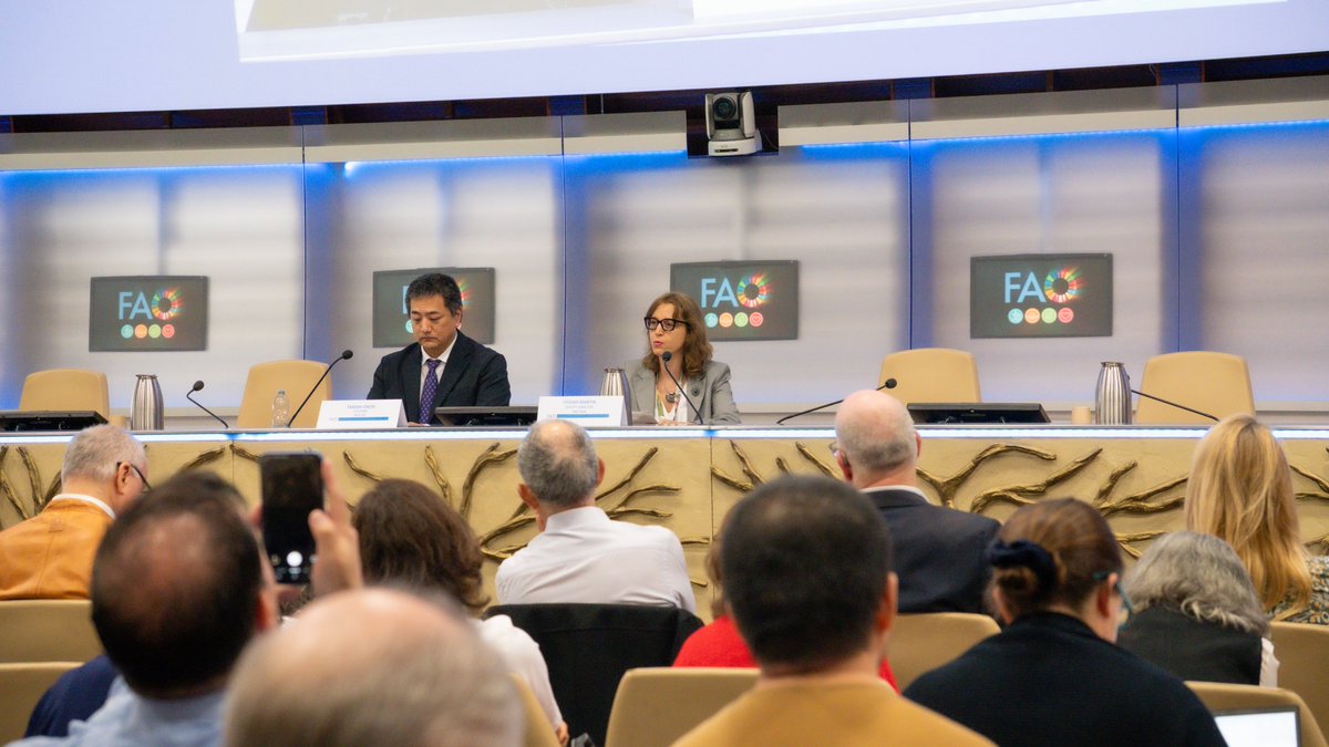 FAOclimate's tweet image. This week, @FAO was proud to host the Third Lead Author Meeting (LAM3) for the 2027 @IPCC_CH  Methodology Report on National #GHG Inventories for Short‑lived Climate Forcers (SLCFs). 

FAO Deputy Director, Piedad Martin, delivered the welcoming remarks.

#ClimateAction