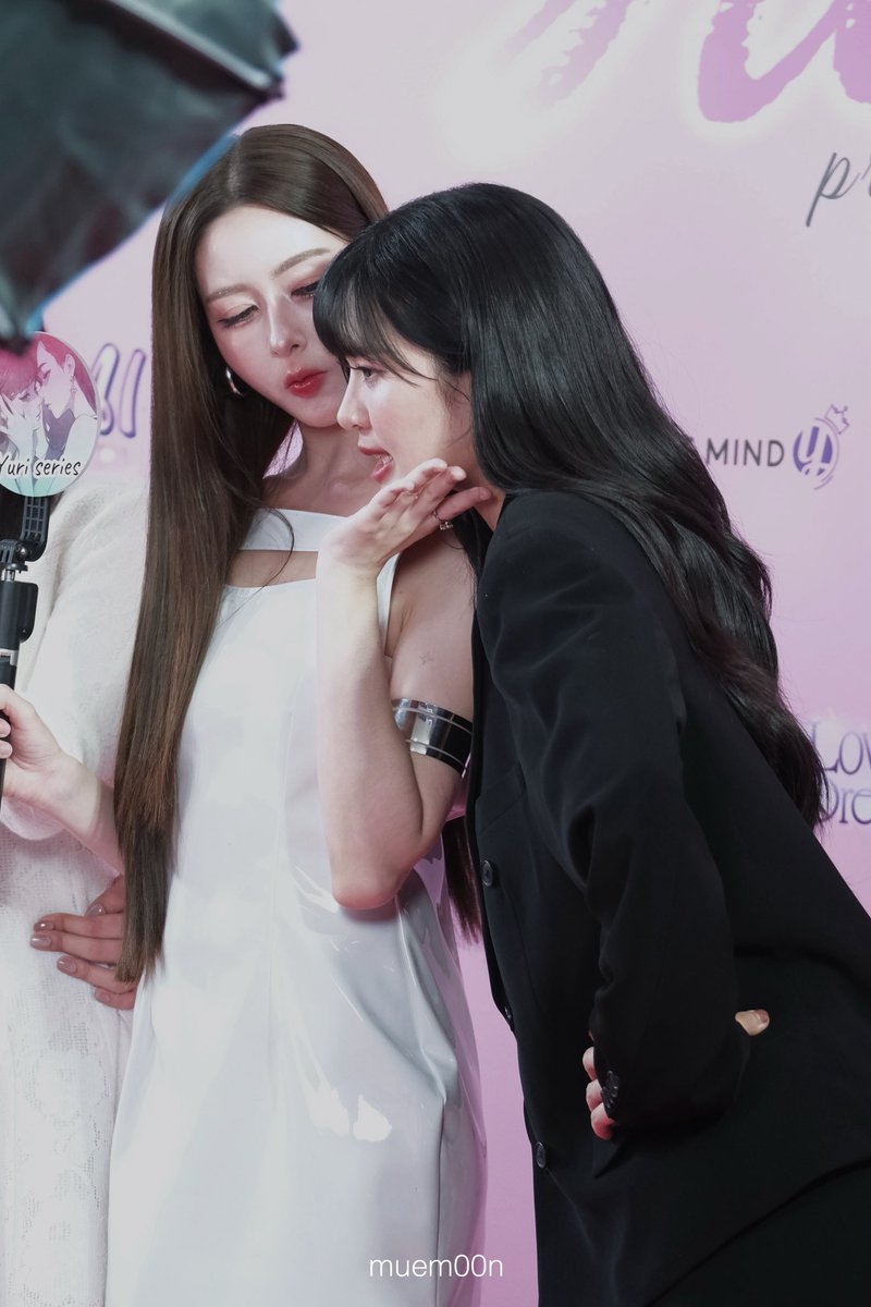 มออิวอ tweet media
