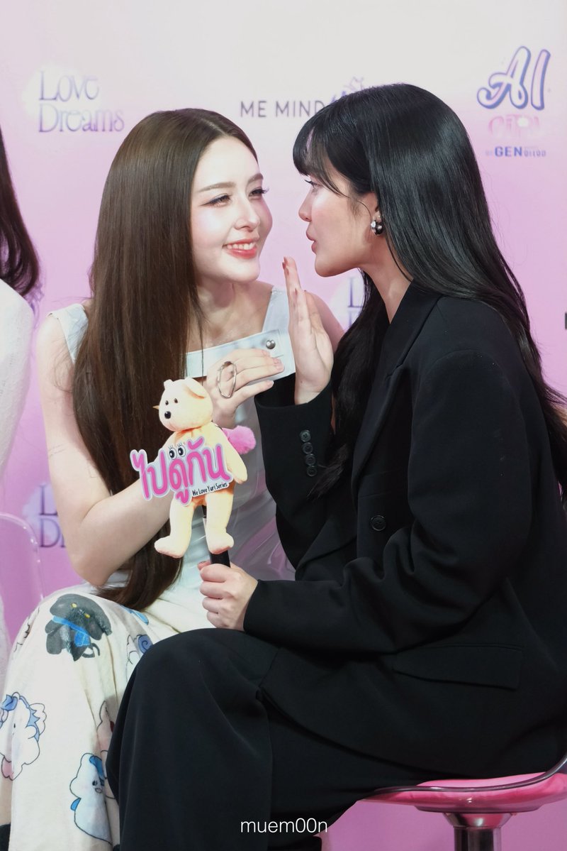 มออิวอ tweet media