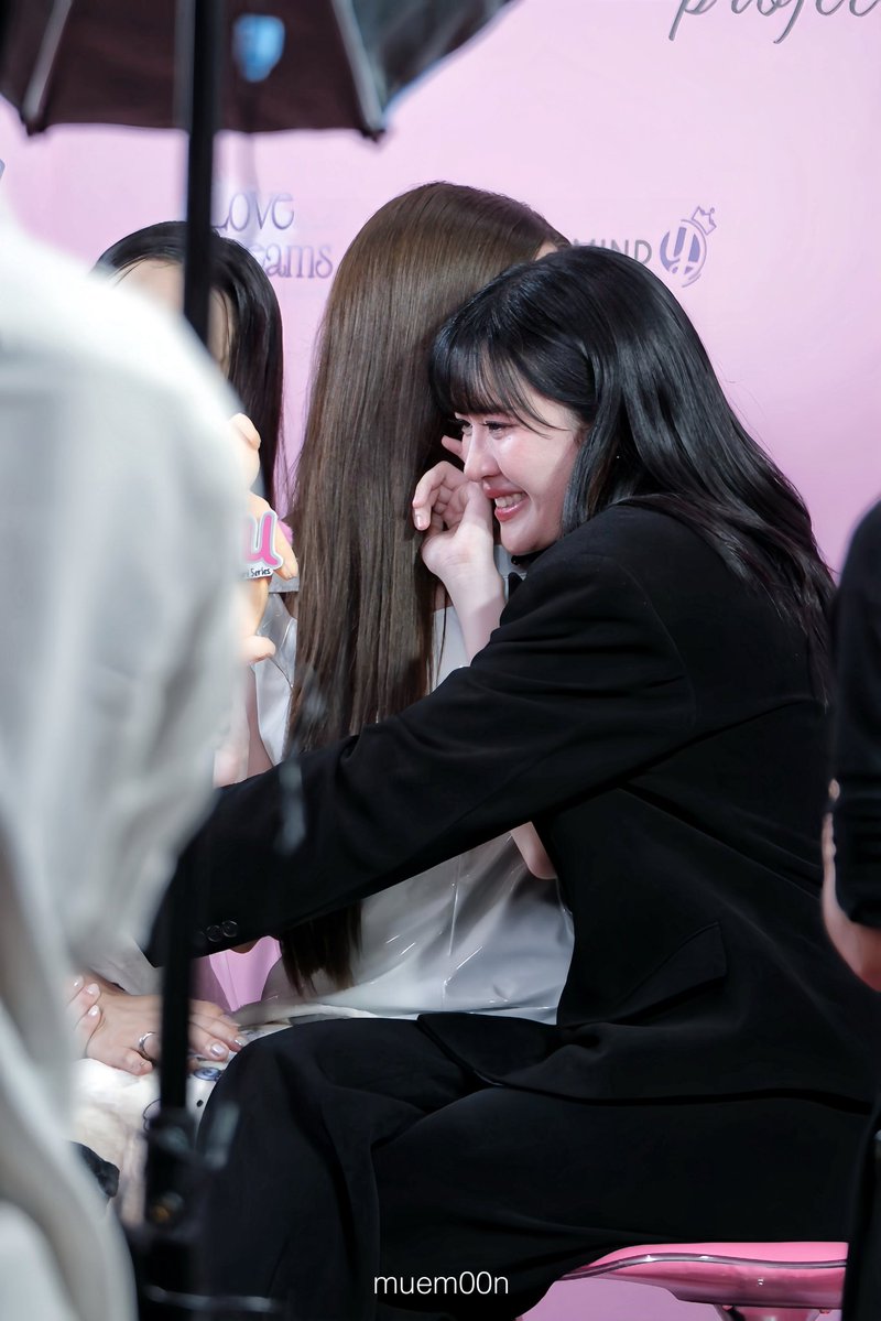มออิวอ tweet media