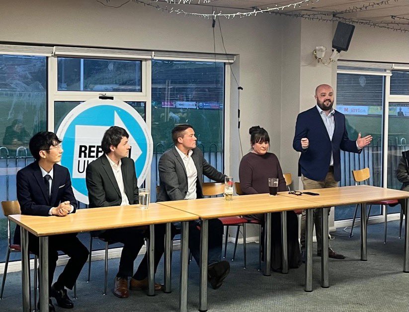 ReformDaily_'s tweet image. 📆Llŷr Powell out meeting residents at public events in Ebbw Vale &amp;amp; Caerphilly - listening, engaging &amp;amp; building support 

🗳️ On May 7th, make your voice heard. Vote Reform 🏴󠁧󠁢󠁷󠁬󠁳󠁿

#ReformUK #Wales #LocalElections