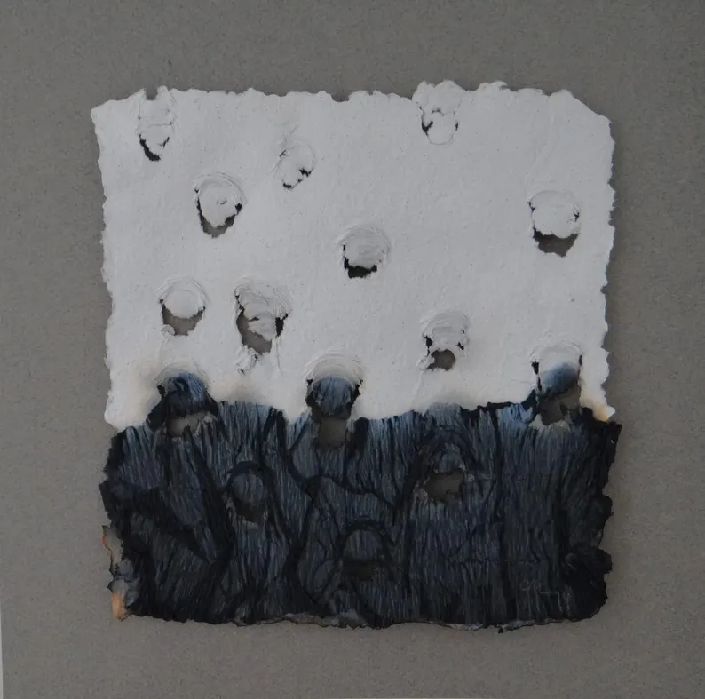 elementsdeco's tweet image. This black &amp;amp; white mixed media relief captures a haunting abstract landscape — Sculptural handmade paper art in a sleek shadowbox frame.  
Shop now: authenticbyclaire.etsy.com/listing/186676… #TexturedWallArt #MixedMediaArt #PaperRelief #AbstractLandscape #ShadowboxArt #wiseshopper