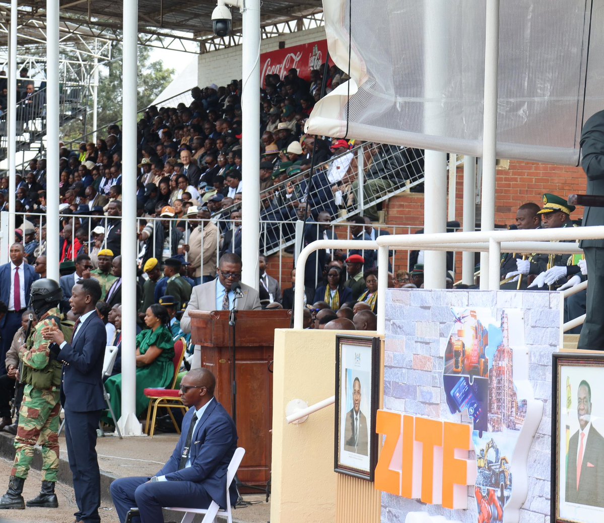 Min_of_IC's tweet image. Zimbabwe 🇿🇼  &amp;amp; Botswana 🇧🇼 Strengthen Industrial Synergies at #ZITF2026

The Minister of @Min_of_IC, Hon. N.M. Ndhlovu, welcomed delegates to the Official Opening of the 66th Zimbabwe International Trade Fair in #Bulawayo, officiated by H.E. President Advocate D. G. Boko of  🇧🇼