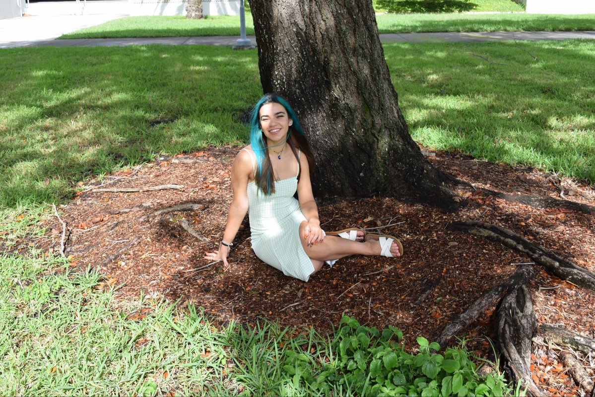 KatLianaMusic's tweet image. 🎀 2 MORE DAYS! 🎀 

This is a friendly reminder to go outside, touch some grass, and soak up the sun! 

🎀 2 DIAS MAS! 🎀

Un recordatorio amistoso que salgas afuera, toques tierra y tomes sol!

#nature #touchgrass #naturaleza #sol #natural