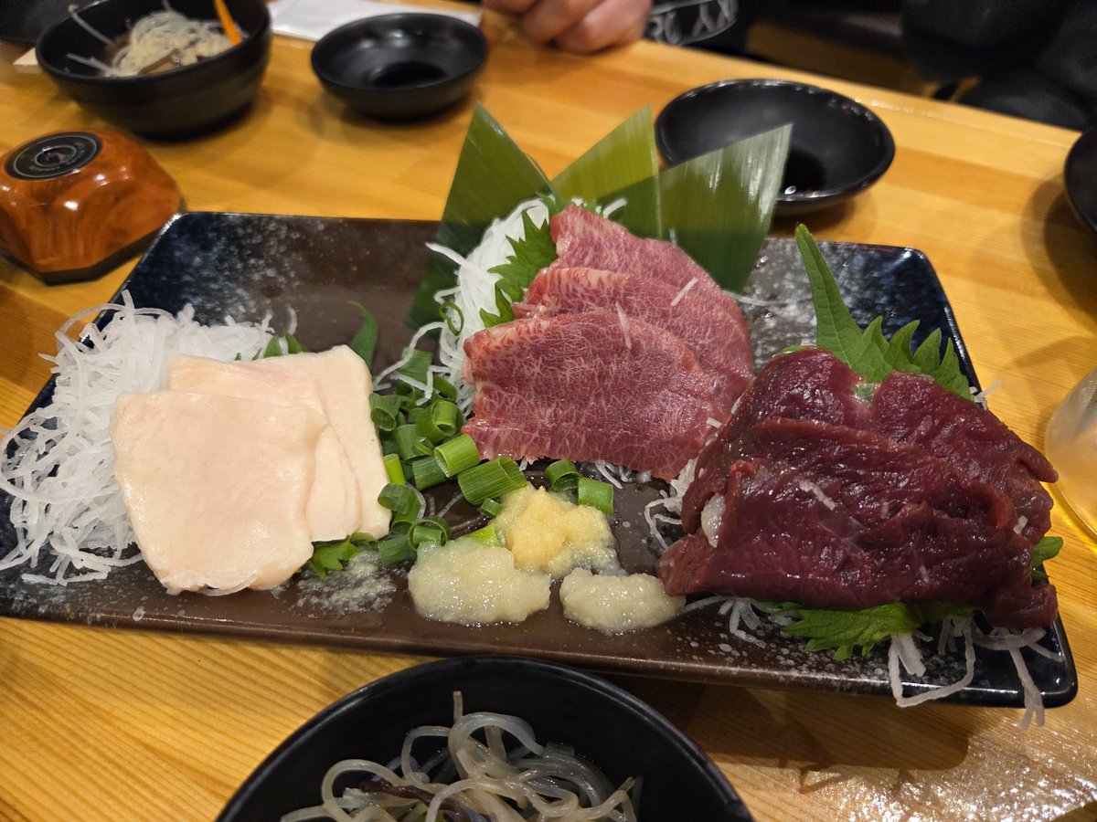 としや tweet media