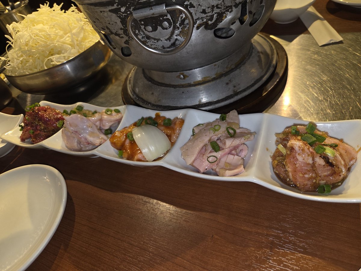 としや tweet media