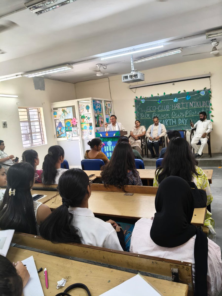 Bhagini Nivedita College tweet media