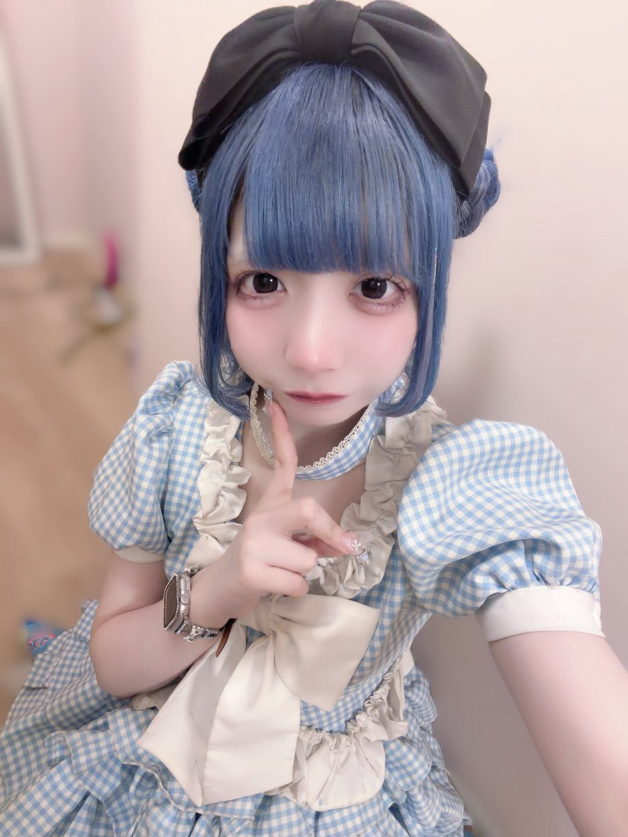 ccc_ramu's tweet photo. おわり🐰
通常ラストありがとう😭なんか普通にさみしくて、むりだ！てなった、まだ信じれないなー、最後きてくれたり雨の中だったり待ってくれたり優しさたくさんありがとう、優しすぎて涙、普通に泣いたね、でもたのしかったー！アミュや差し入れ🍾もありがとう😢
▶︎卒業EV12-22、会いたい！ https://t.co/lGhiM9EFiD