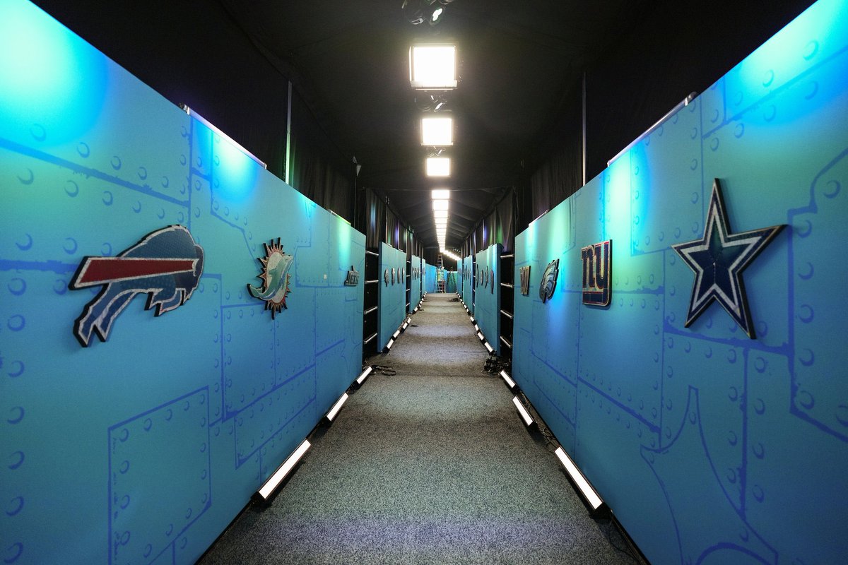 NFL Fashion Advice tweet media