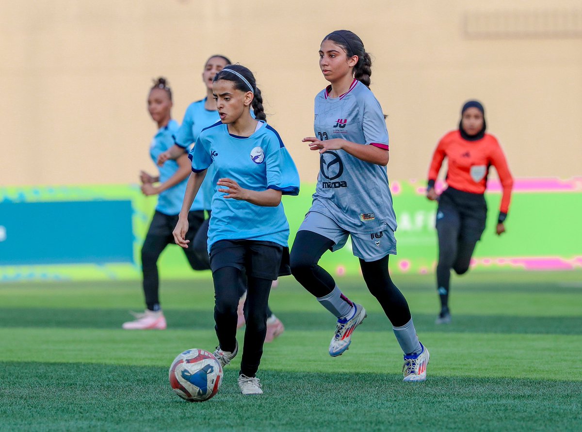 SWLeagues's tweet photo. جدة يونايتد يكسب العنقاء ☑️
ويحجز مقعده في النهائي 👏🏼

#دوري_ا��درجة_الأولى_للناشئات 🏆 https://t.co/hS6VIPTJNh