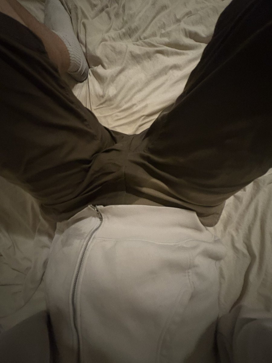 Aussie Holding tweet media