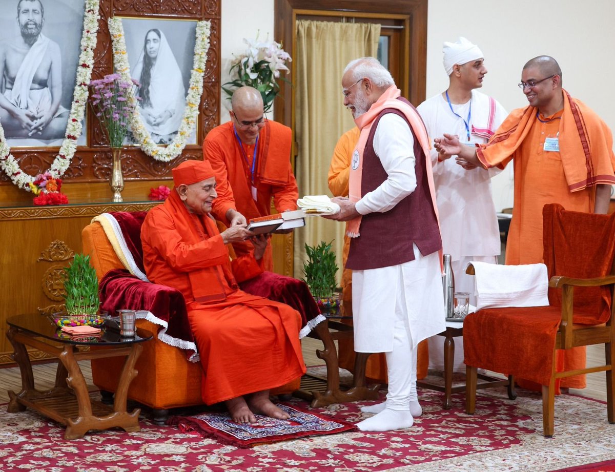 Narendra Modi tweet media