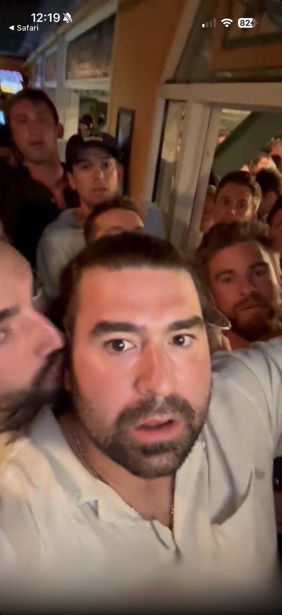 Toe Rogan tweet media