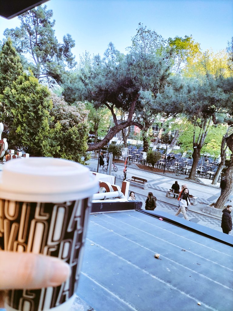 Tuğba Gülkan tweet media