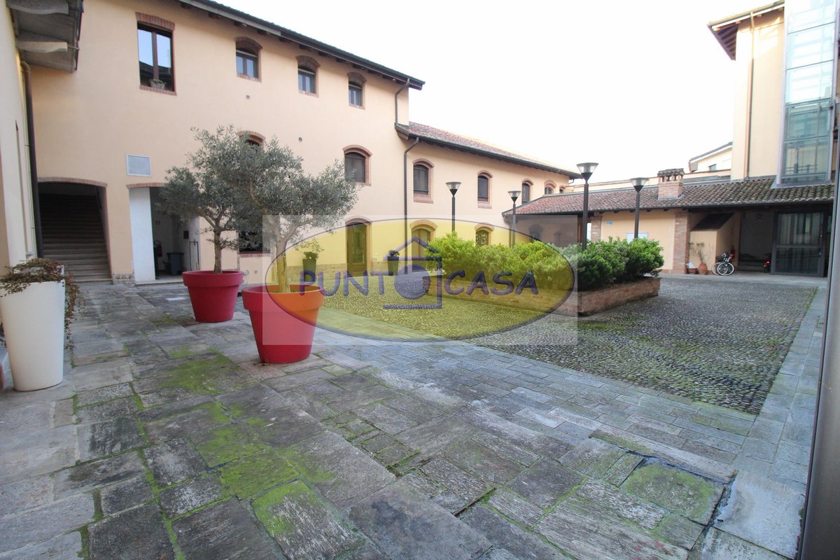 PUNTOCASALODI's tweet photo. https://t.co/zYcCvglDM2
San Colombano al Lambro.
Vendesi appartamenti e uffici in centro storico.
 #borghettolodigiano #sancolombanoallambro #livraga #pievefissiraga  #massalengo #brembio #montanasolombardo #ossagolodigiano #sanmartinoinstrada #corneglianolaudense #lodi https://t.co/7pfLL7LScX