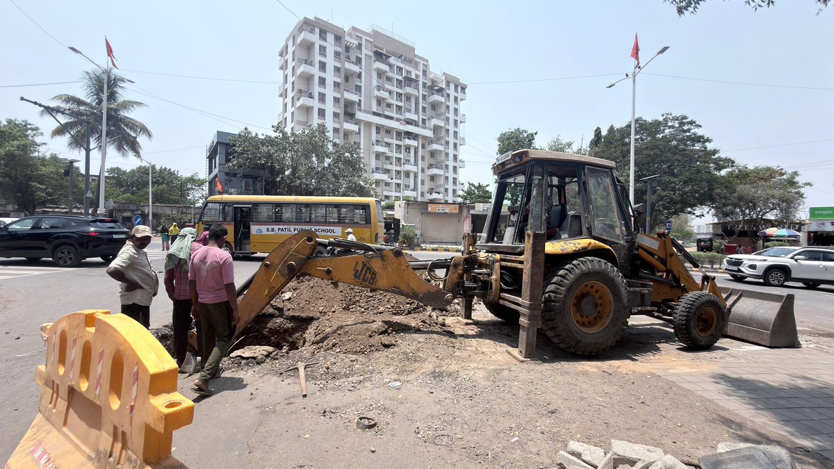 WalhekarPallavi's tweet image. 📍 भोंडवे वस्ती
• ड्रेनेज काम सुरू
• मेन लाईन व चेंबर बांधकाम
• पाण्याचा निचरा सुरळीत
• कायमस्वरूपी तोडगा
#CivicAction #Development
@pcmcindiagovin