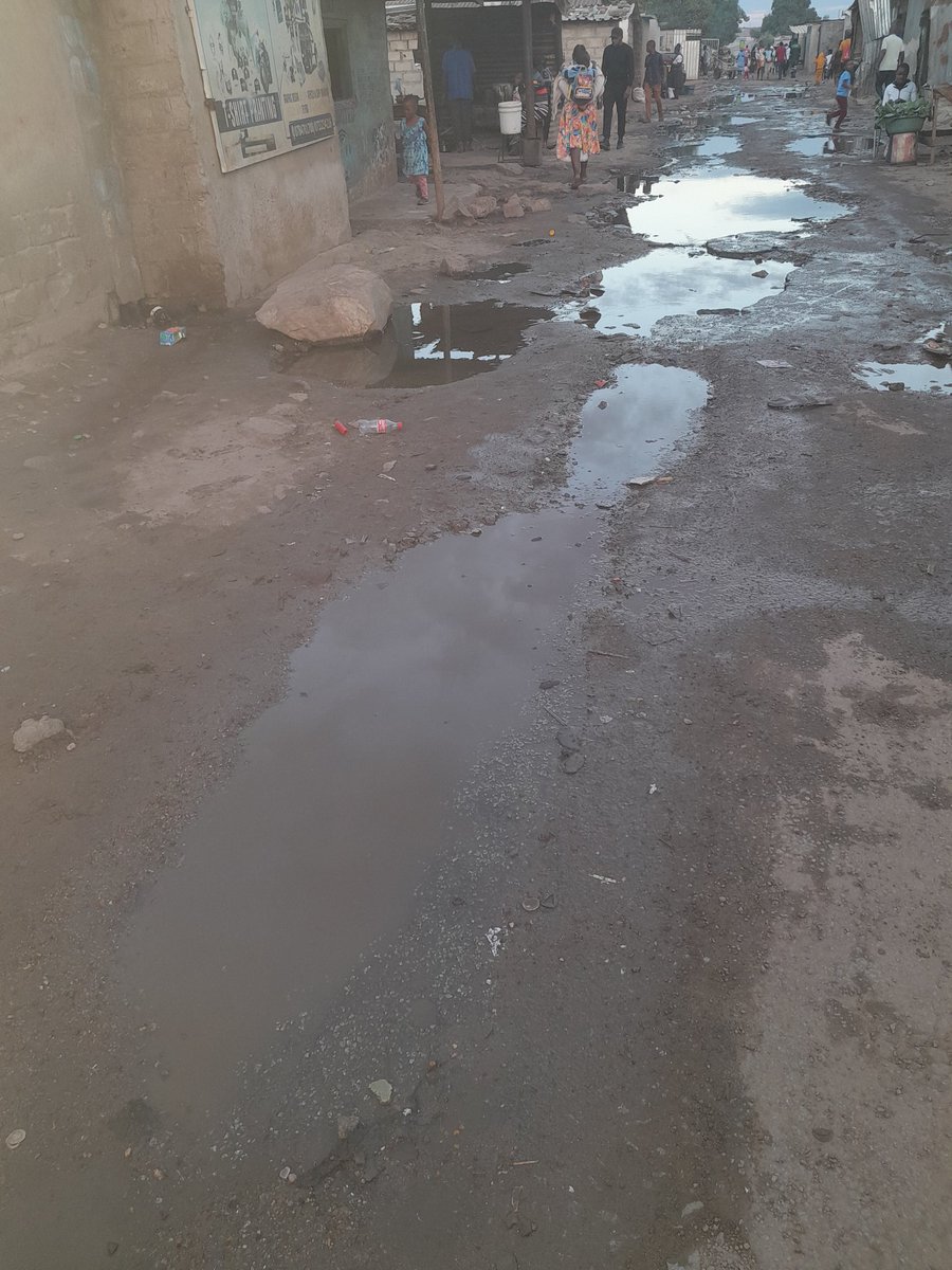 b_chapendama's tweet photo. @cityofharare2 @JMafume This in Non Revenue Water in Mbare along 24th street a stone throw away from Ardbane Road. It has been like this for atleast 5 months. This has been reported countless time only to be refered to two gentle at Coventry who never attended the scene. https://t.co/URaaOoP83k