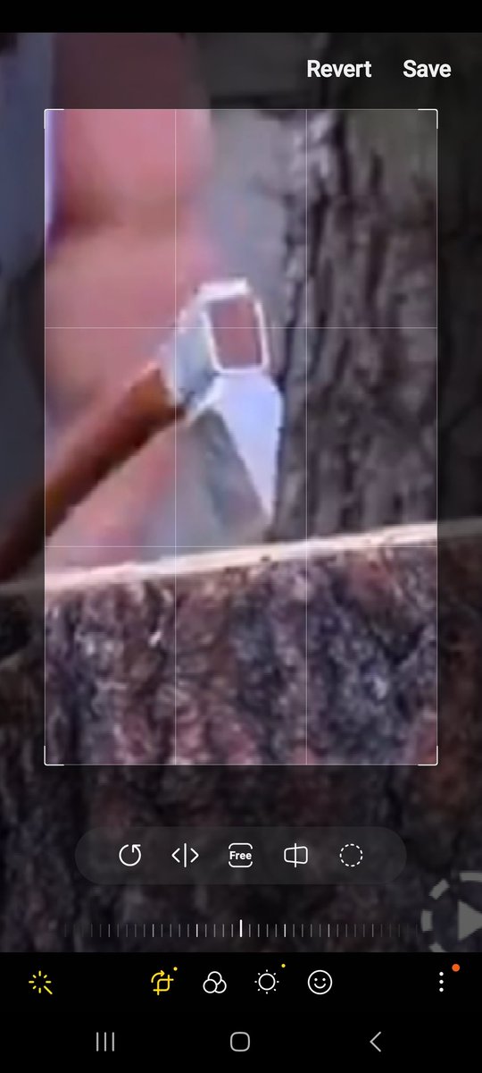 LBredlau's tweet photo. @MbarkCherguia Lots of stuff not good.  1st its a splitting maul and not an axe, those who can't tell the diff, need not comment.  2nd the maul is too light of weight and should be 8-10 lbs to create the force needed 3rd follow through the swing better 4th strike closer to the edge https://t.co/jSUZffV4AE