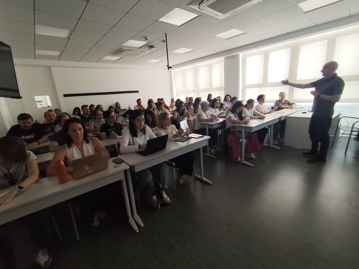 enferalicante's tweet photo. 🚀 ¡Arrancamos! 

Ya están en marcha los talleres del primer día del 𝐈𝐈𝐈 𝐂𝐨𝐧𝐠𝐫𝐞𝐬𝐨 𝐍𝐚𝐜𝐢𝐨𝐧𝐚𝐥 𝐝𝐞 𝐈𝐧𝐭𝐞𝐥𝐢𝐠𝐞𝐧𝐜𝐢𝐚 𝐀𝐫𝐭𝐢𝐟𝐢𝐜𝐢𝐚𝐥 𝐞𝐧 𝐄𝐧𝐟𝐞𝐫𝐦𝐞𝐫𝐢́𝐚 https://t.co/gHBMqjAXbv