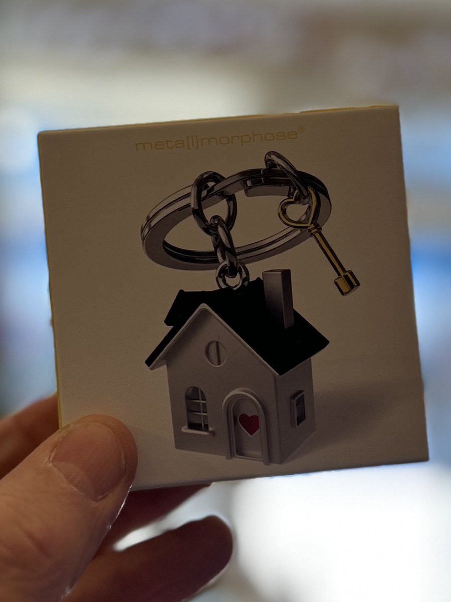fjcookshop's tweet image. #NewHouse

How cute is this little key ring? The perfect gift for those treasured keys.

#BishyRoadShopping