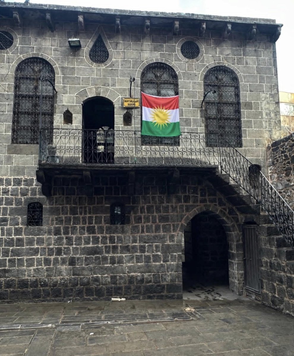 YadHawrami tweet media