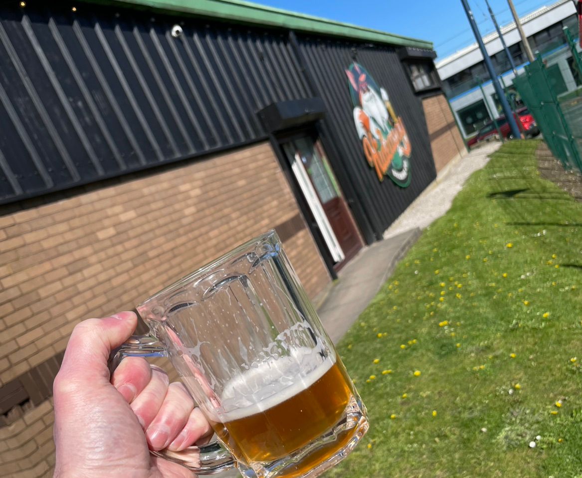 hideawaybrewing's tweet image. We’re open and pouring! 🦊 

Sun’s out, so come enjoy the outside area. FRESH TAILGATE is on both keg and cask. 🍻

#Salford #CraftBeer #Tailgate #SeeYouSoon