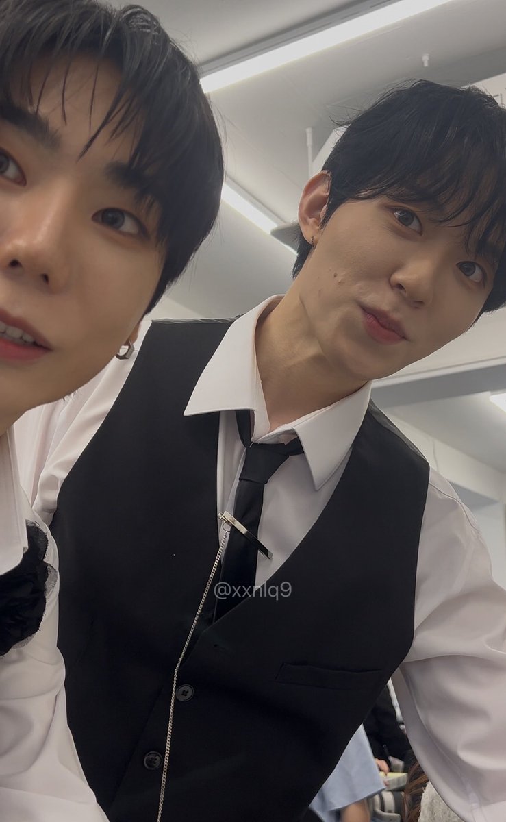 이날 대기하는동안에 창문열고 인사해주고… 입장할때는 손글씨부적주고… 음료주문에 서빙에 하바회까지해준거… 벌써 1년전이네요….