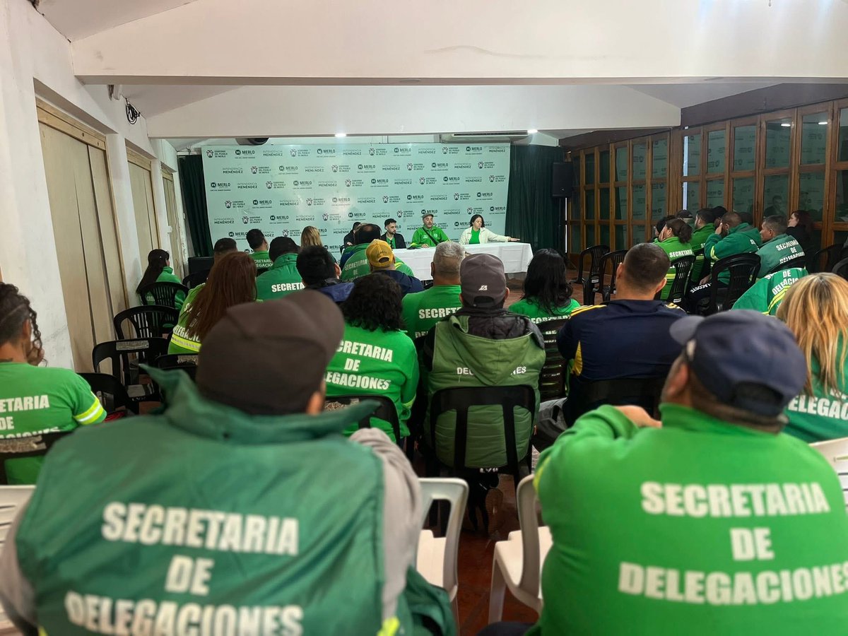 Mauriciocanosa's tweet photo. Reunión de planificación de trabajos con las distintas áreas de Secretaría de Delegaciones. #GustavoMenéndez https://t.co/8qLm8q6Rot