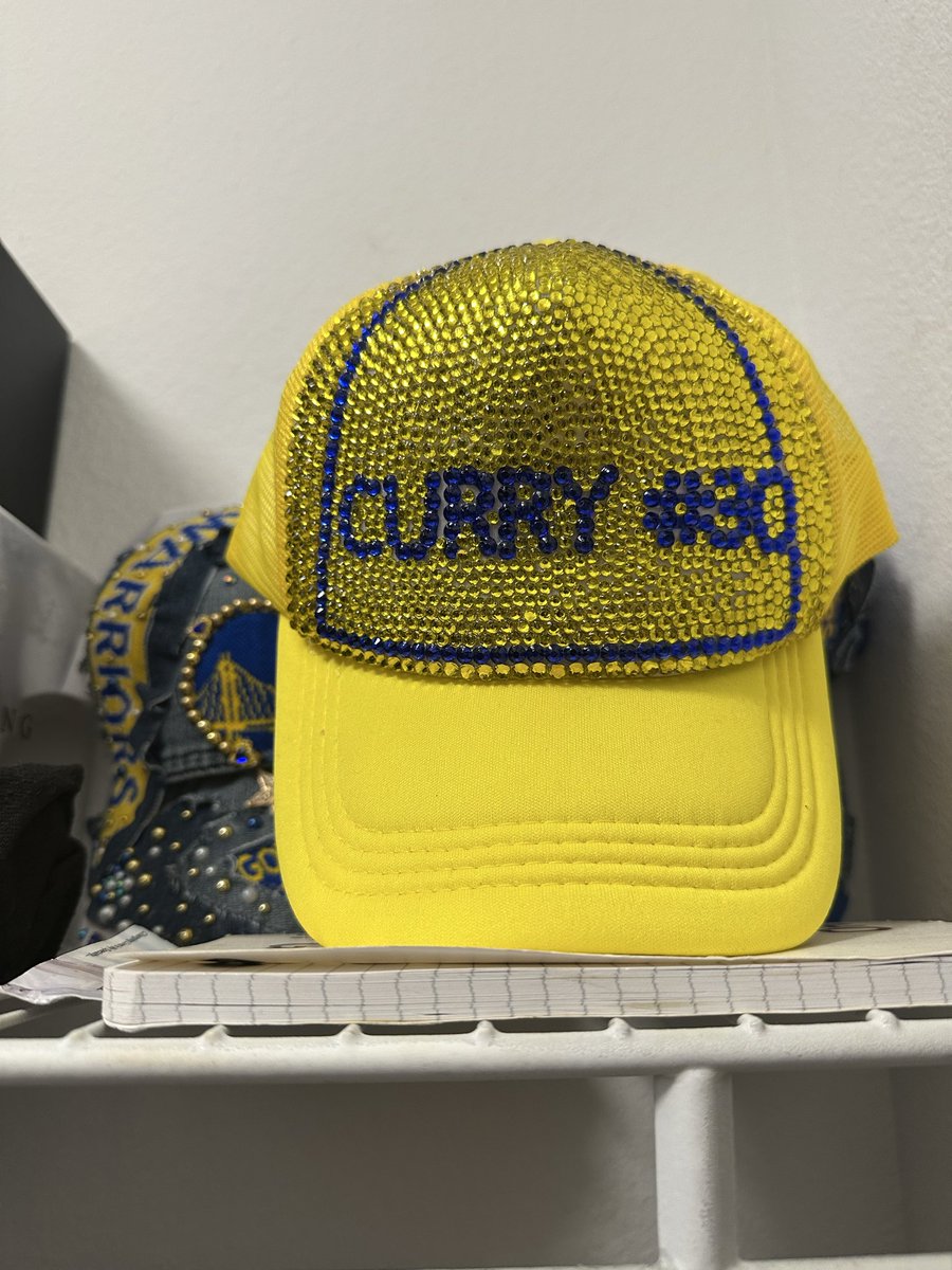 Currygirlmagic's tweet image. @warriors @StephenCurry30 repping the Dubs all day EVERY DAY 💛💙💛💙🏀🙏🏾🫶🏾 #DubNation &amp;amp; #TheGoat 🐐 #CurryNation