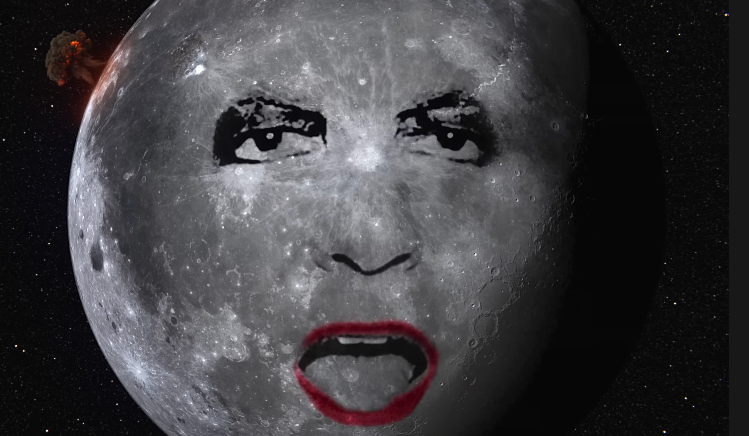 IPauluzzi's tweet photo. @KinguinNet The first message would be a photo of the moon using filters… because even in space you have to look good https://t.co/rVenCGtsJu