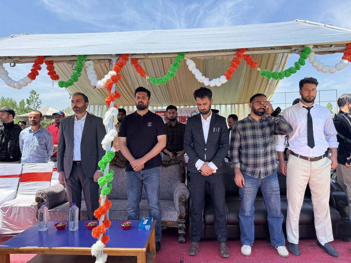 Wajahatfarooqbt's tweet image. It was an honour to be part of a meaningful programme at Pulwama Stadium, organized by the @JkSYSF Foundation in collaboration with the District Administration Pulwama.

We gathered to pay tribute to the martyrs of #Pahalgam. In #Kashmir, such loss is never distant, it lives in