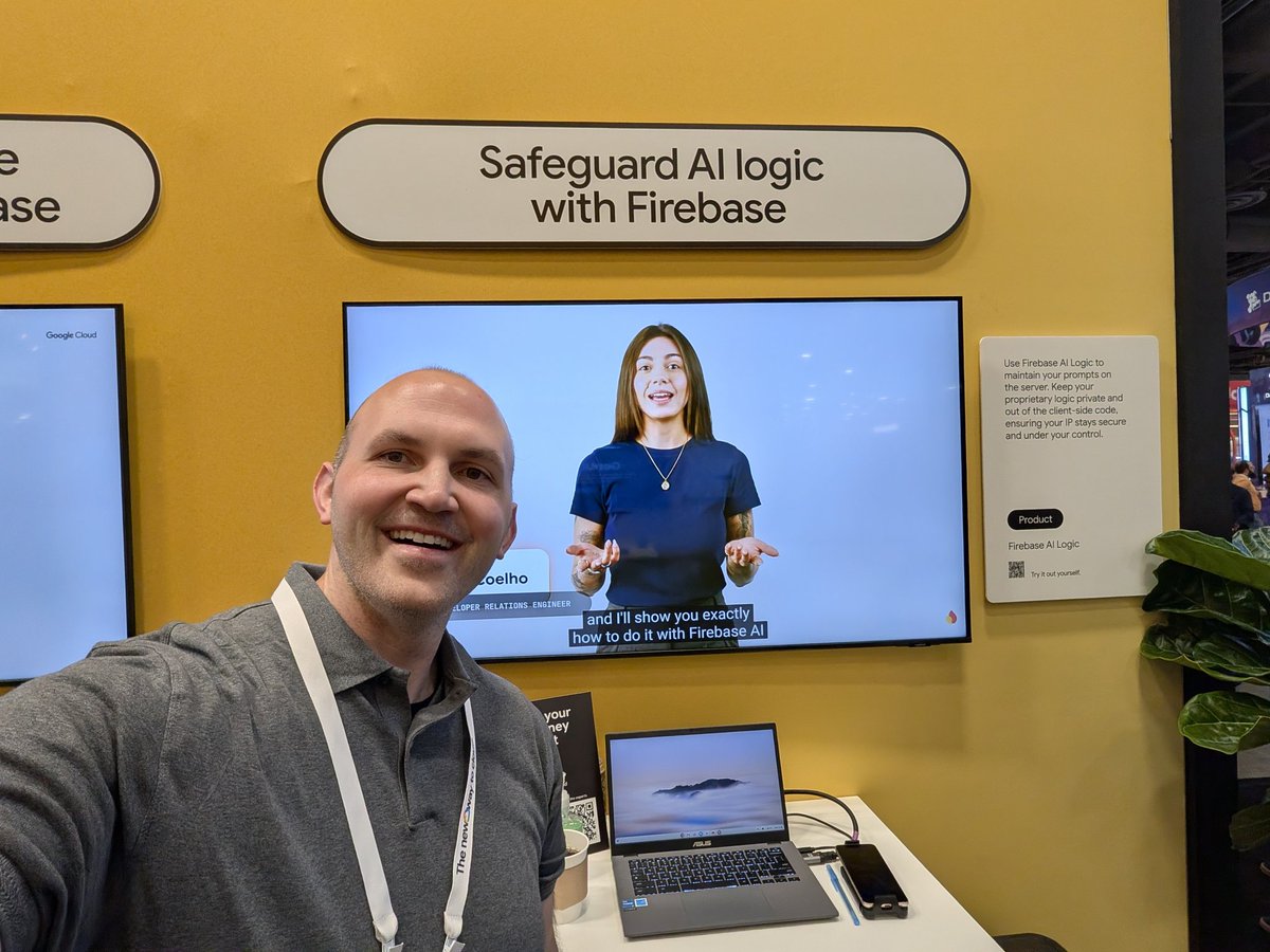 NoheDev's tweet photo. Having a blast at Google cloud next talking about AI logic with @coelhoverse https://t.co/hsmx8bgHoJ
