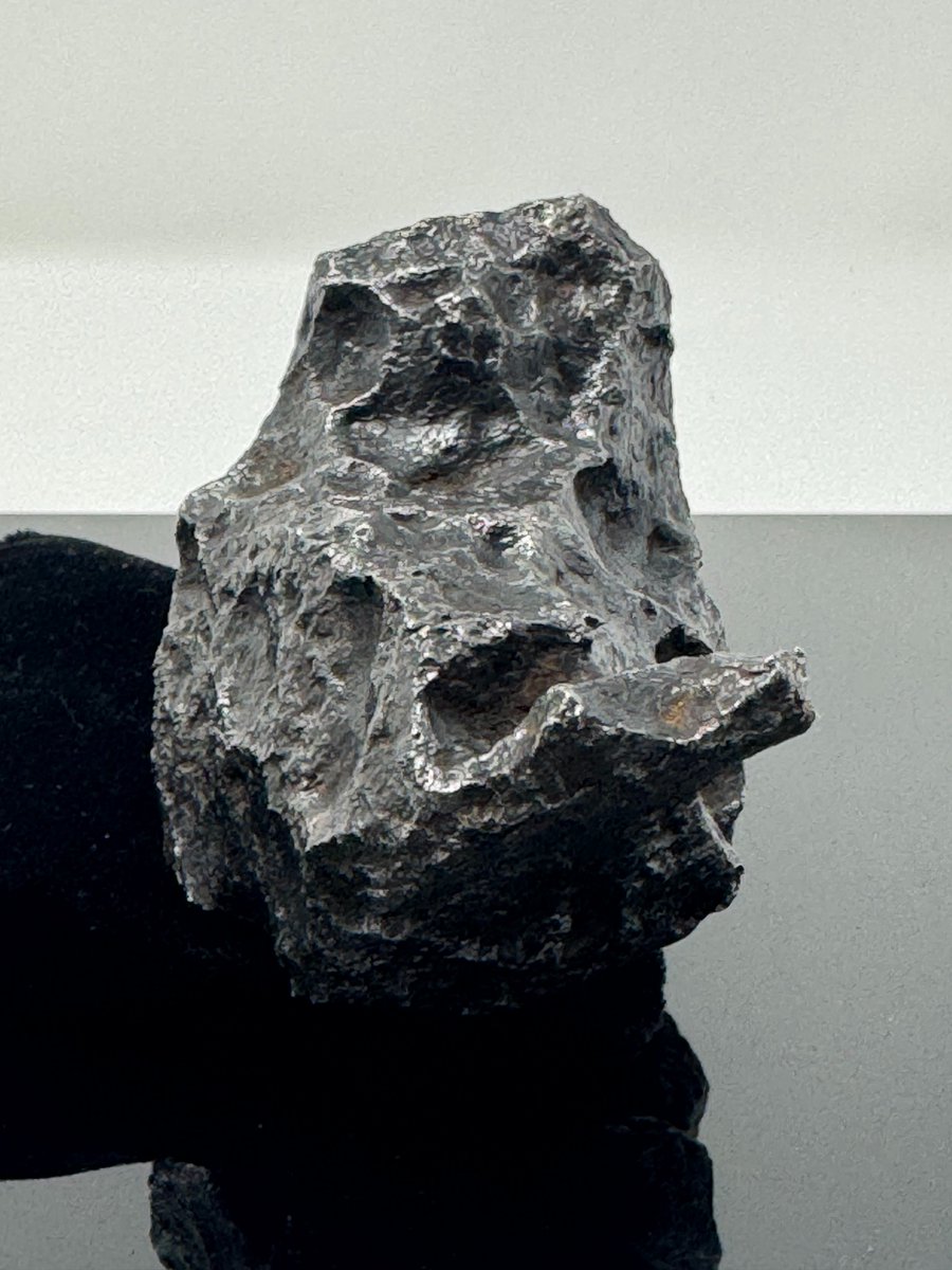 Interstellar Collection in Booth 122 at the upcoming 2026 East Coast Gem, Mineral, and Fossil Show ... August 14-16, 2026. More information here: mineralshowslld.com/eastcoast/