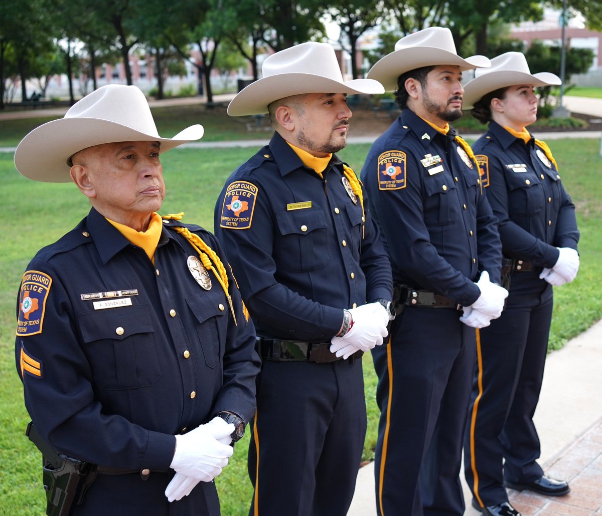 TCOLE's tweet image. Thank you to the UT San Antonio PD Honor Guard for Presenting the Colors to open our commission meeting last week.
 
All commission meetings can be viewed on our YouTube channel. 
 
#TexasLawEnforcement #CommissiononLaw #UTSA #SanAntonio