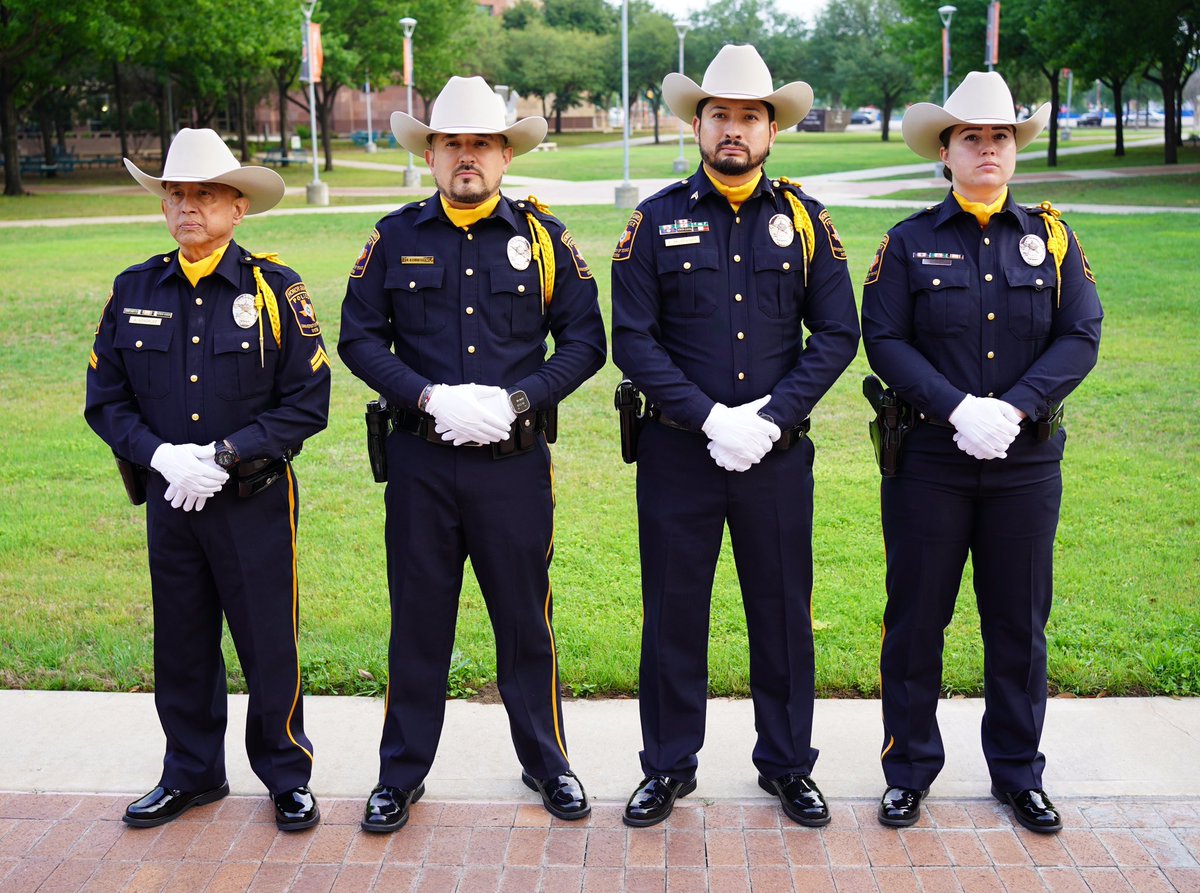 TCOLE's tweet image. Thank you to the UT San Antonio PD Honor Guard for Presenting the Colors to open our commission meeting last week.
 
All commission meetings can be viewed on our YouTube channel. 
 
#TexasLawEnforcement #CommissiononLaw #UTSA #SanAntonio