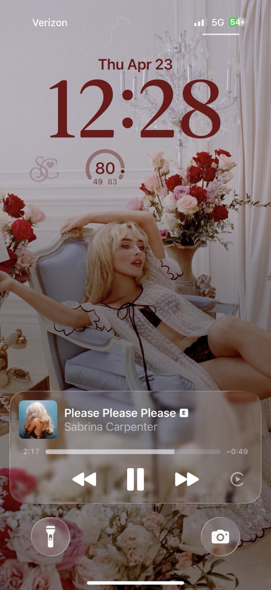 z - Carrie 🌈🏒 tweet media