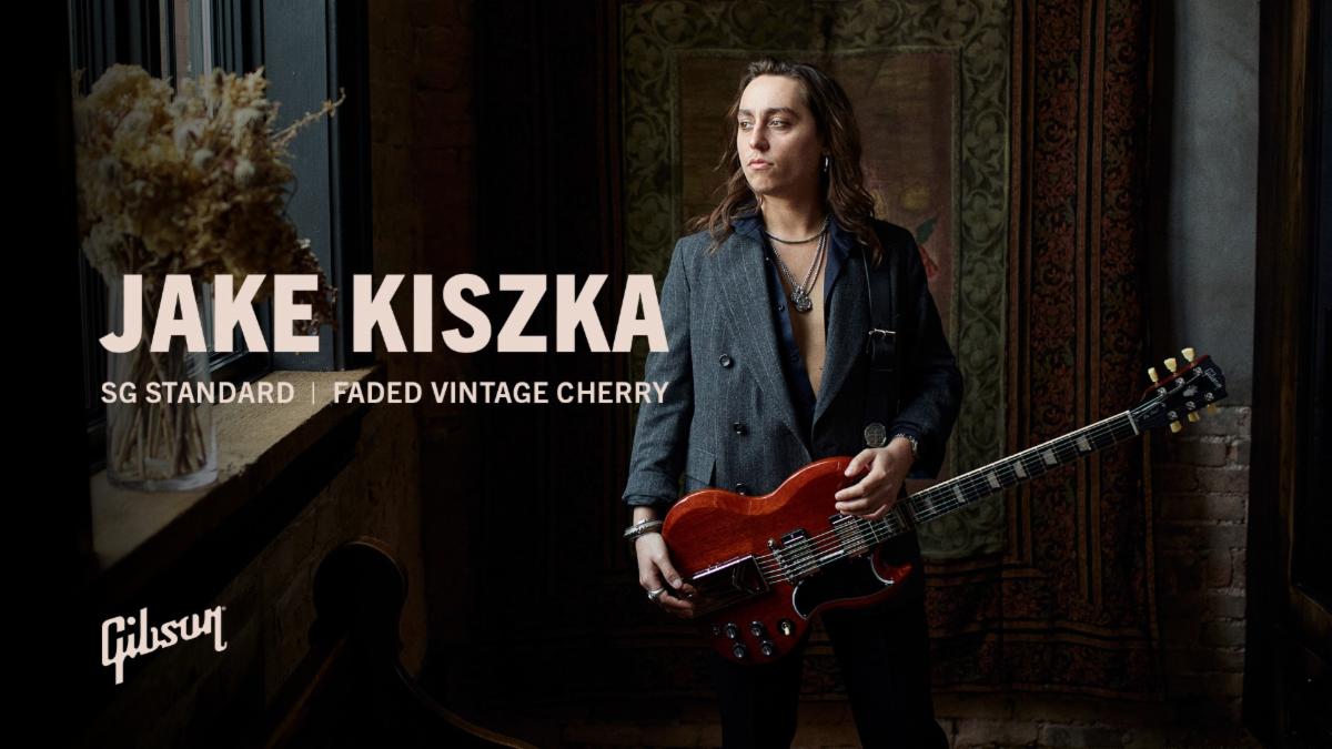 1111PRAgency's tweet photo. E-blast: GIBSON presenta la guitarra JAKE KISZKA SG STANDARD: una potencia del Rock &amp; Roll moderno inspirada en un ícono del 1961 https://t.co/oEIqwlnd6s cc @gibsonespanol @gibsonguitar @jakekiszka 

#Gibson #JakeKiszka #1111PRAgency https://t.co/BnDbK0G1Qr