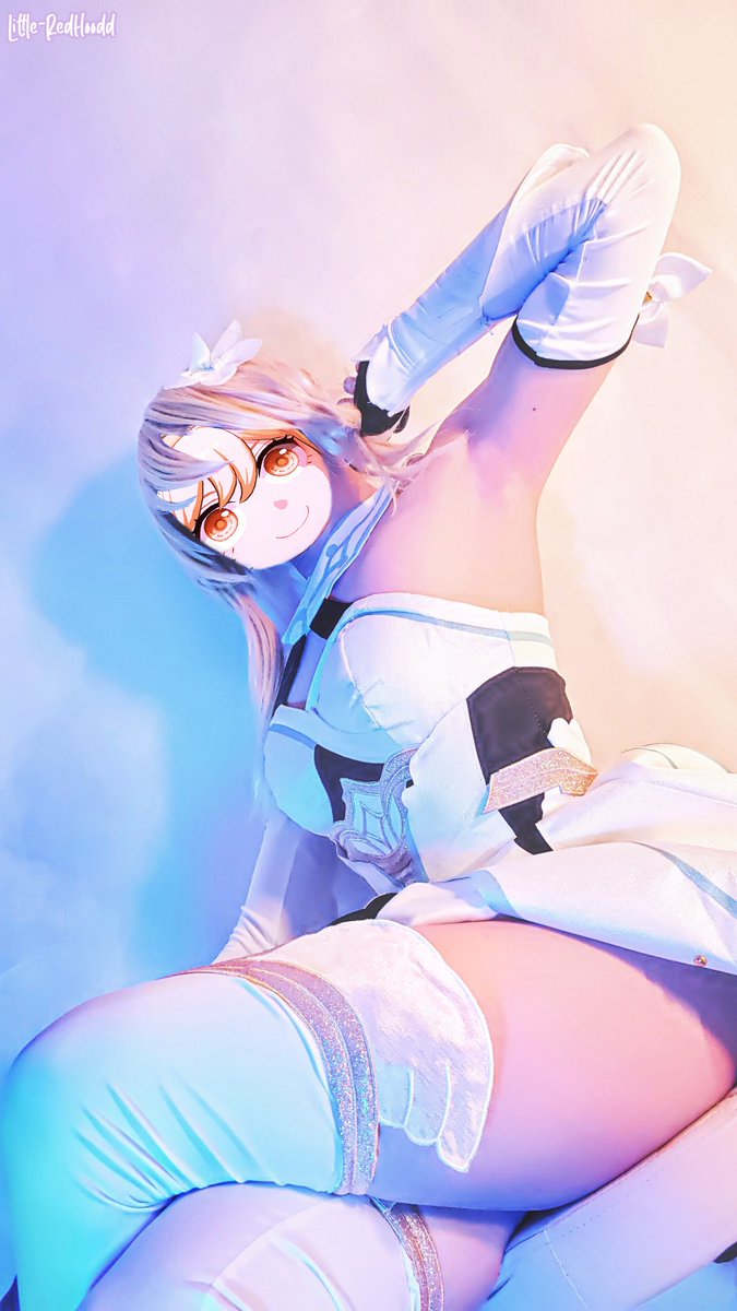 Little Red Hoodd. tweet media