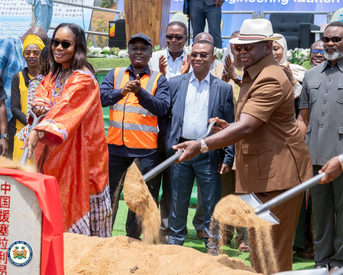 julius_maadabio's tweet photo. Today at Black Johnson, I broke ground on the Julius Maada Bio Industrial Fishing Port, a groundbreaking infrastructure project supported by The People’s Republic of China. 

With an estimated annual fish stock of 450,000 metric tons, this development will propel our blue economic potential forward. My gratitude to President Xi Jinping for his incredible support.
