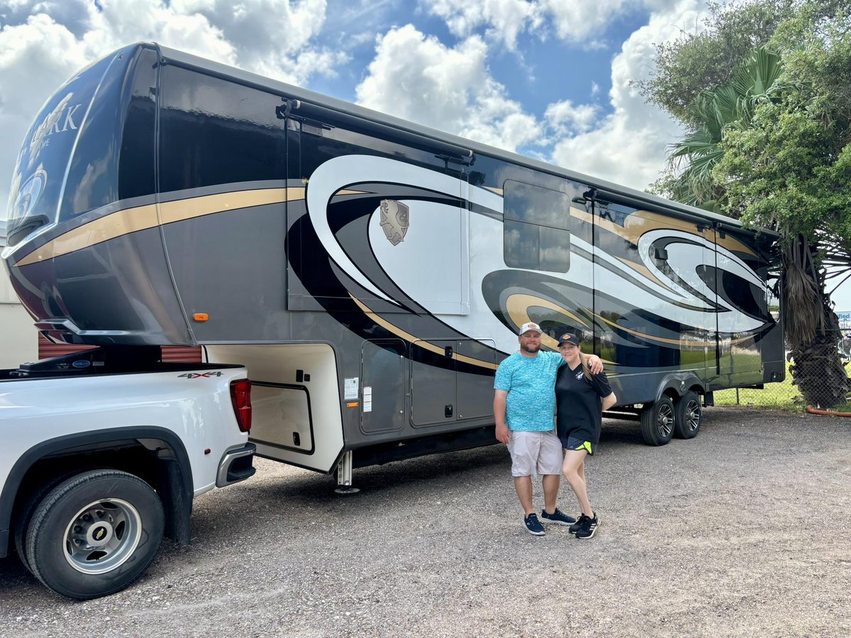 Howdy RV tweet media