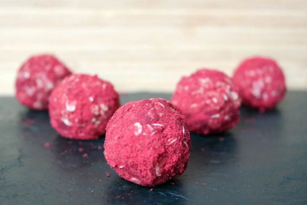 BakingBar's tweet image. We use the @finnberrytweet Lingonberry Powder in our Super Berry Powder Protein Bites #recipe -  bit.ly/2nSDmMW