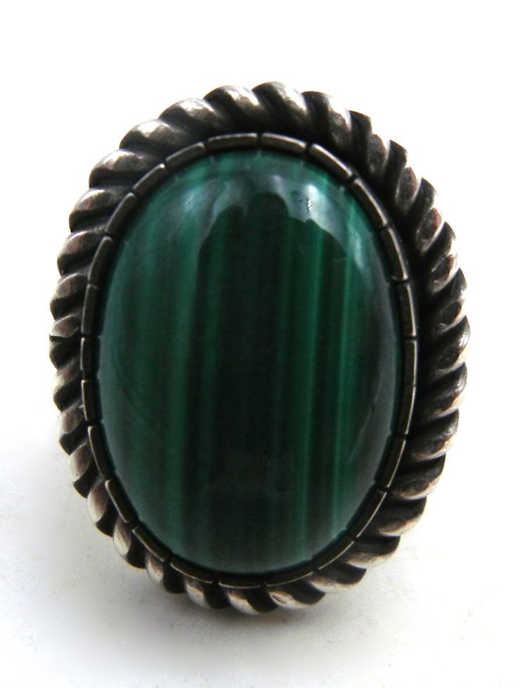 palmstrading's tweet image. The gem of royals, #malachite represents a sense of increased protection, loyalty, and fidelity. This stone gives the wearer courage and sturdiness for their goals, duties, and focus. 

Ring by #Navajo silversmith Walter Vandever.