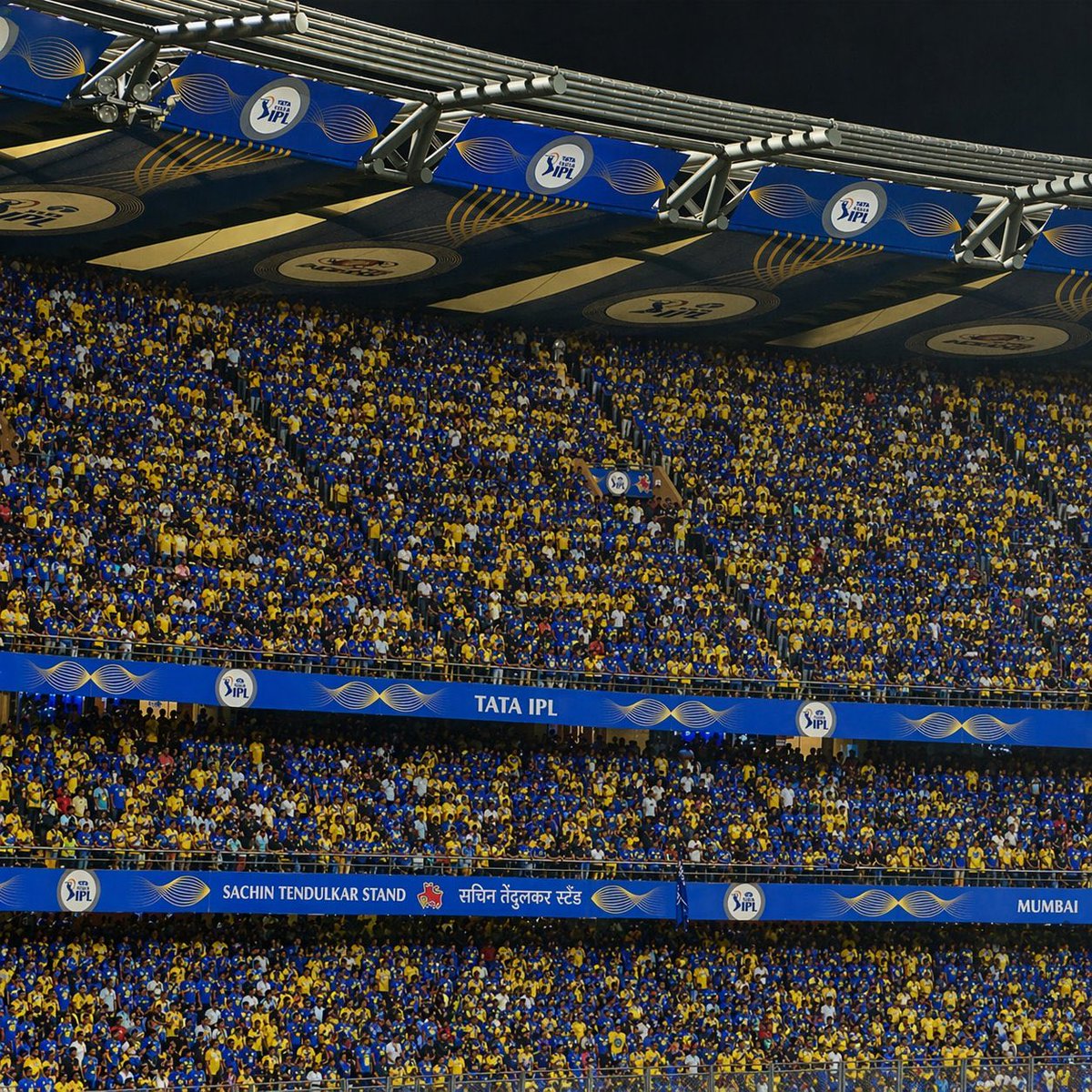 RCB &amp; MI have one home ground.
PBKS &amp; RR have two home grounds.

CSK have 10.