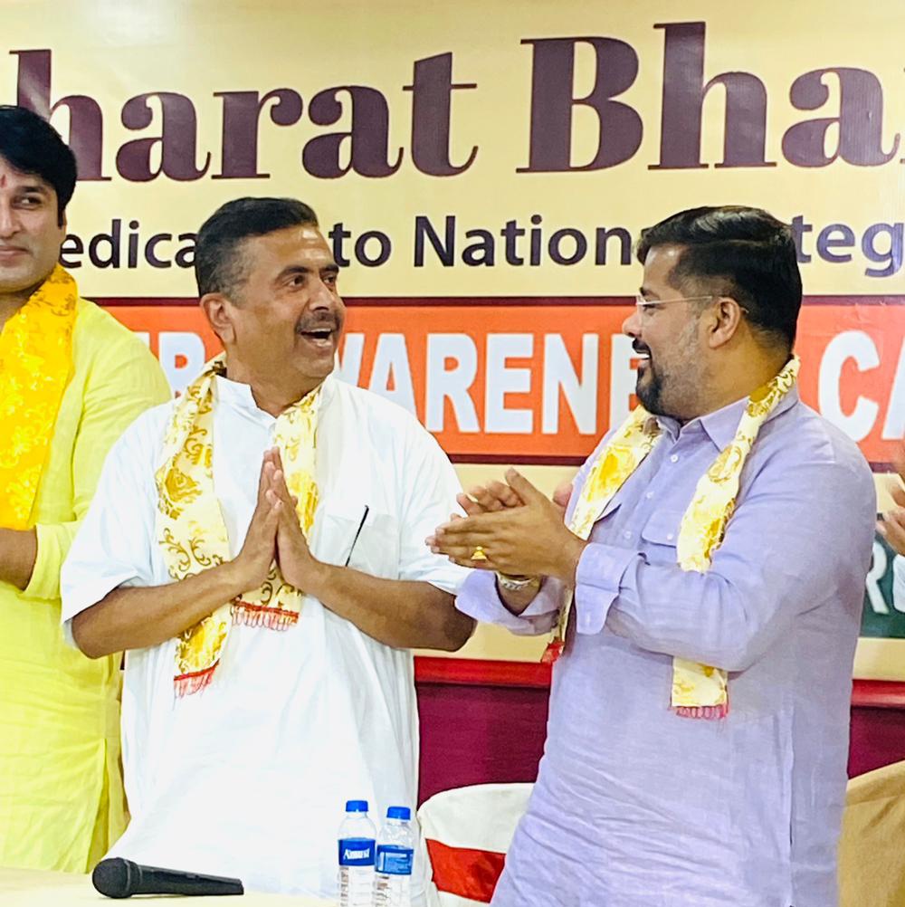 SushantaBJP's tweet photo. আজ সন্ধ্যায় ভবানীপুরে এই আসনের প্রার্থী তথা বিরোধী দলনেতা শ্রী শুভেন্দু অধিকারী মহোদয়ের উপস্থিতিতে ভোটার সচেতনতা প্রচারাভিযানে অংশগ্রহণ করি।

आज शाम मैंने भवानीपुर में इस सीट के उम्मीदवार और विपक्ष के नेता श्री शुवेंदु अधिकारी की उपस्थिति में एक मतदाता जागरूकता अभियान में भाग लिया।

@BJP4Bengal @SuvenduWB