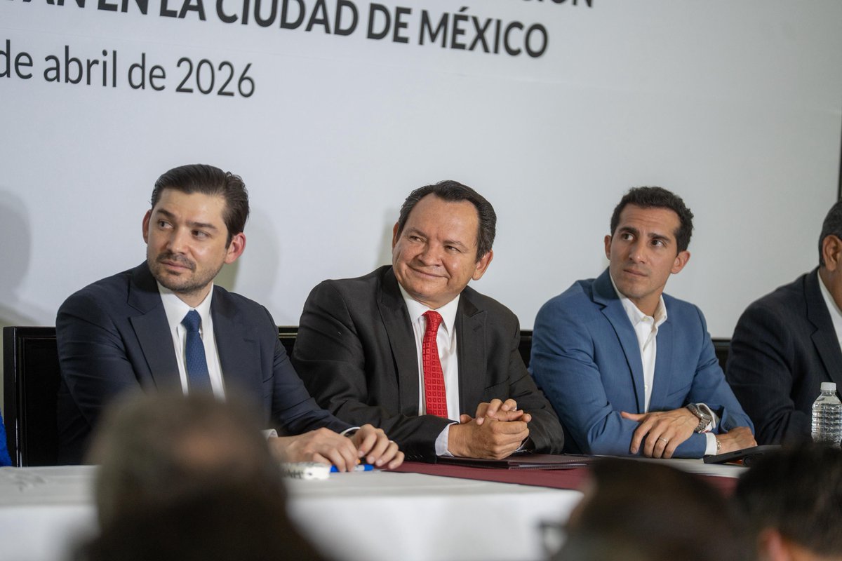 huachodiazmena's tweet photo. Yucatán fortalece su presencia en la Ciudad de México con la firma de un decreto que consolida su representación como un punto de conexión con el resto del país, capaz de traducir oportunidades en desarrollo concreto para el estado.

Esta actualización permite una mejor coordinación a nivel nacional para atraer inversiones y generar mayor bienestar para las familias yucatecas. 🤝