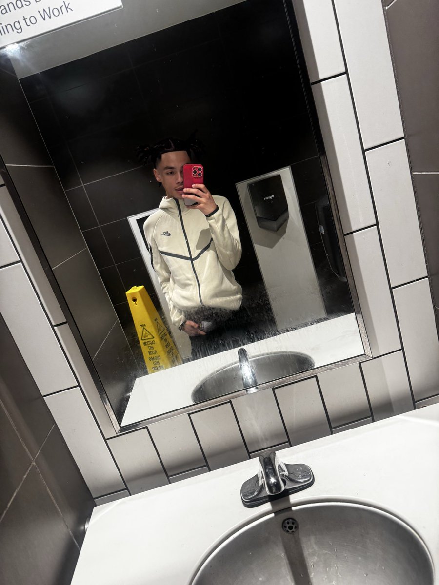 itsvinceelol's tweet image. Wassup ?? #mlm #mobile