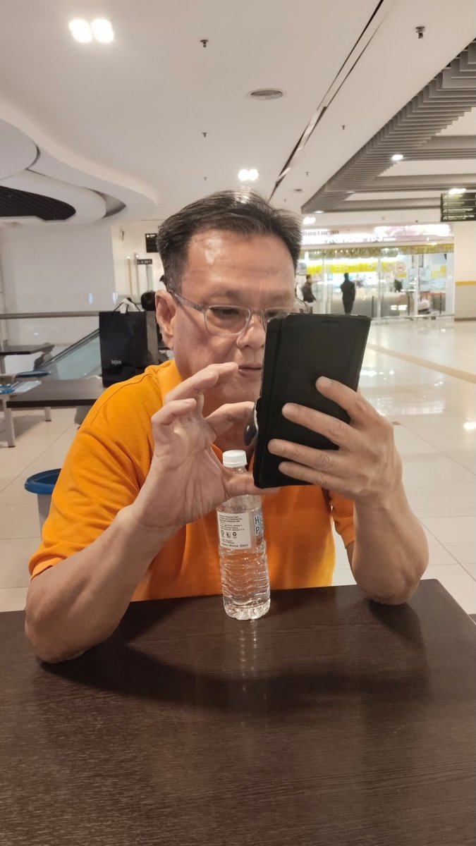 update11111's tweet photo. Hati2 scammer pandai Berlakon 🚨
Kredit owner 🎥
1/2 https://t.co/JnZvpHmayr