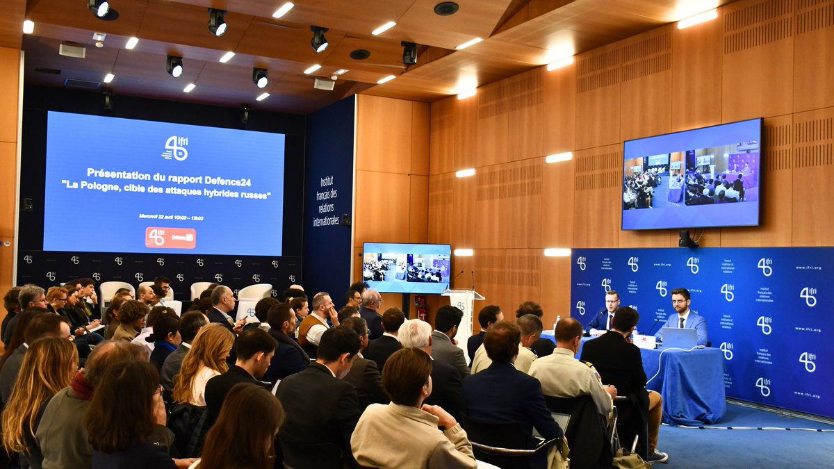 AleksanderOlech's tweet image. Nie, #Polska 🇵🇱 nie przeprowadzi z #Francja 🇫🇷 wspólnych ćwiczeń nuklearnych ☢️ symulowania uderzenia na Rosję 🇷🇺.
Nie wiem skąd @rzeczpospolita macie takie informacje, ale ostatnio fake z Amerykanami, teraz to.
Jak kulą w płot. 
Pozdrawiam z Paryża.