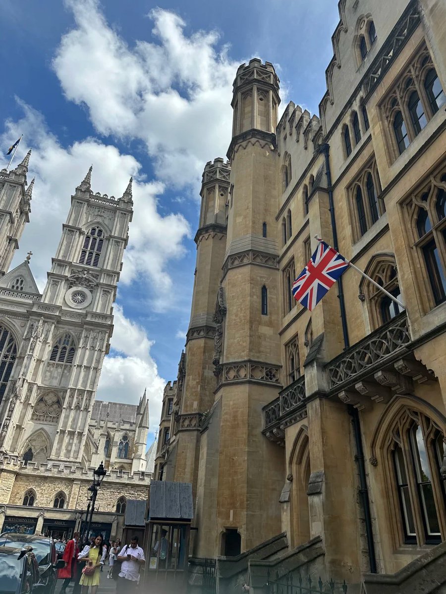DikondaKumar's tweet photo. Strolling through the streets of London https://t.co/5QqmIoN8Bw
