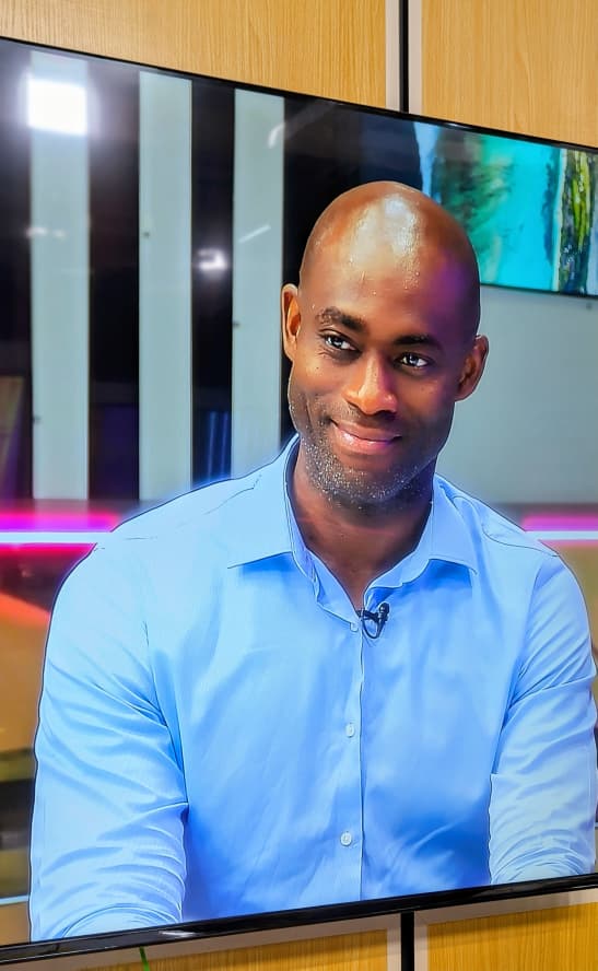 canal2inter's tweet image. [ 📸 #𝗡𝗼𝘄 | 𝗣𝗵𝗶𝗹𝗶𝗽𝗽𝗲 𝗦𝗶𝗺𝗼 𝗲𝘀𝘁 𝗮𝗰𝘁𝘂𝗲𝗹𝗹𝗲𝗺𝗲𝗻𝘁 𝘀𝘂𝗿 𝗹𝗲 𝗽𝗹𝗮𝘁𝗲𝗮𝘂 𝗱𝗲 𝗖’𝗖𝗼𝗺𝗺𝗲𝗻𝘁 ✨☺️ ]

Quelles sont vos questions pour cet entrepreneur, investisseur, conférencier et créateur de contenu ? 👇🏾
#PhilippeSimo
#Entrepreneuriat
#CComment